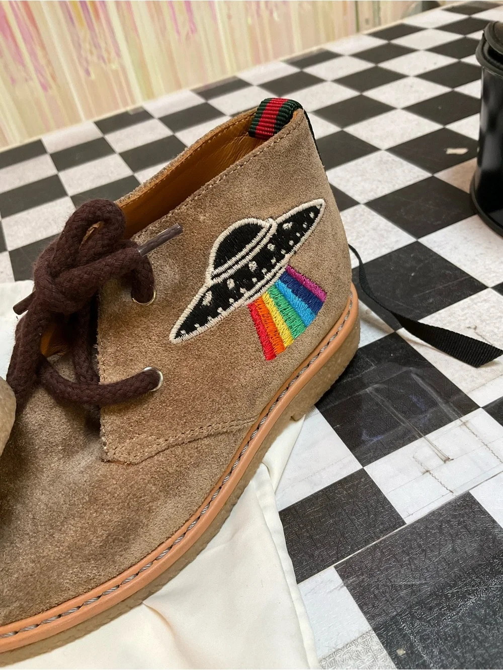 Gucci Kids Tan Suede Ankle Boots with Embroidered Cat and Rainbow Patch